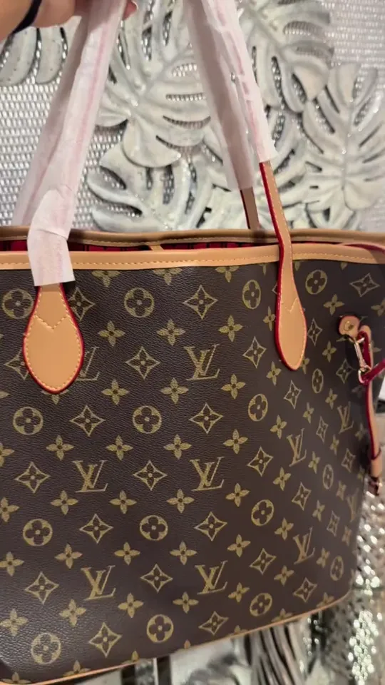 Bolsa Louis Vuitton Neverfull em monograma
